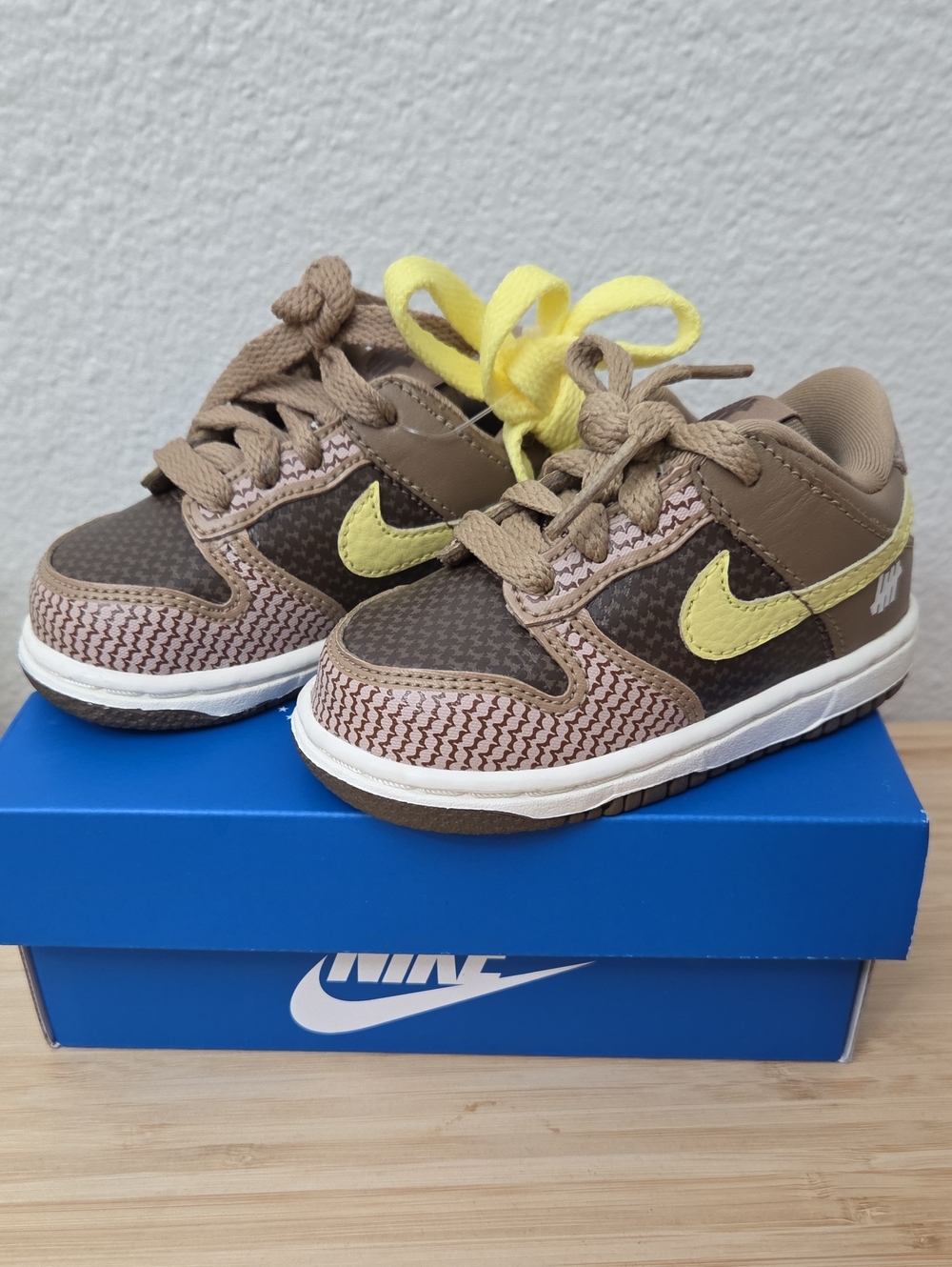 Nike Dunk Low Sp Kids Brown & Yellow Low-Top Sneakers NIB